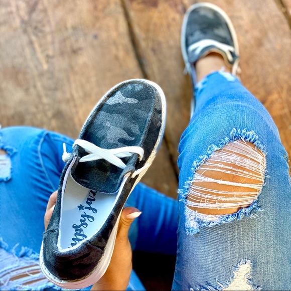 Very G Shoes - 🚨RESTOCKED🚨Gray Camo Slipons